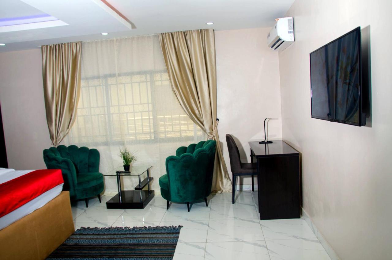 No 95 Suites VI Lagos Bagian luar foto